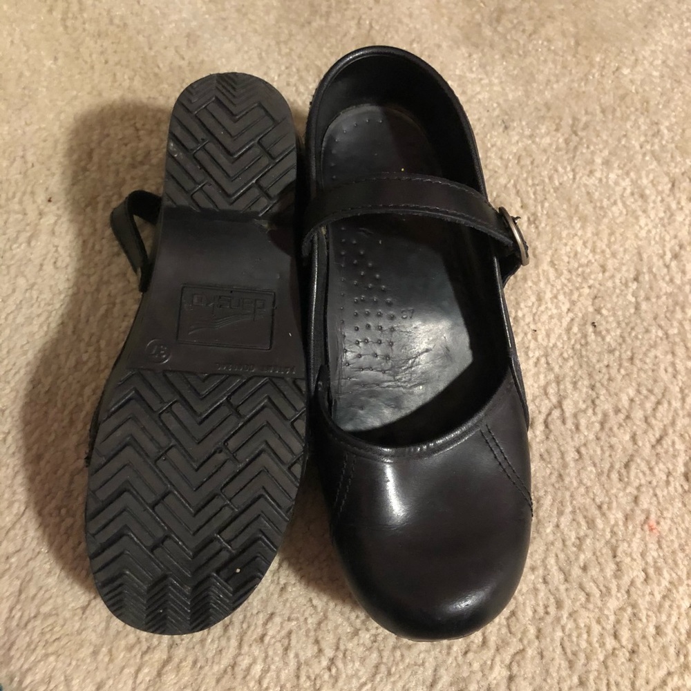dansko black nursing shoes women’s size 7